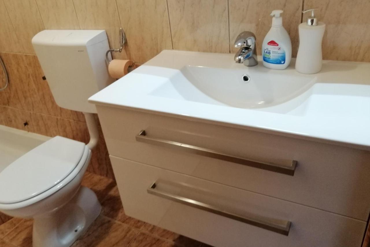 Apartman Stela Rab Town Buitenkant foto