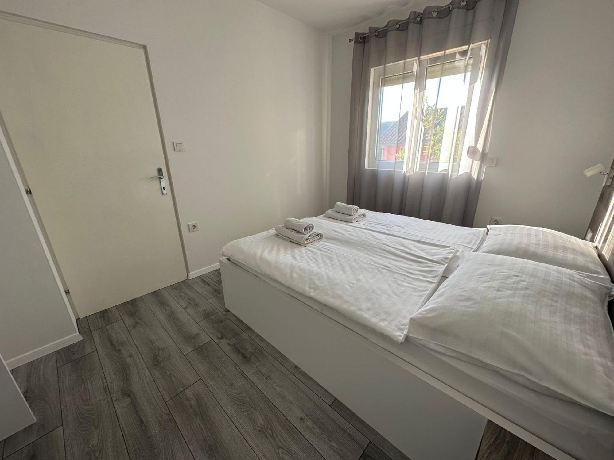 Apartman Stela Rab Town Buitenkant foto